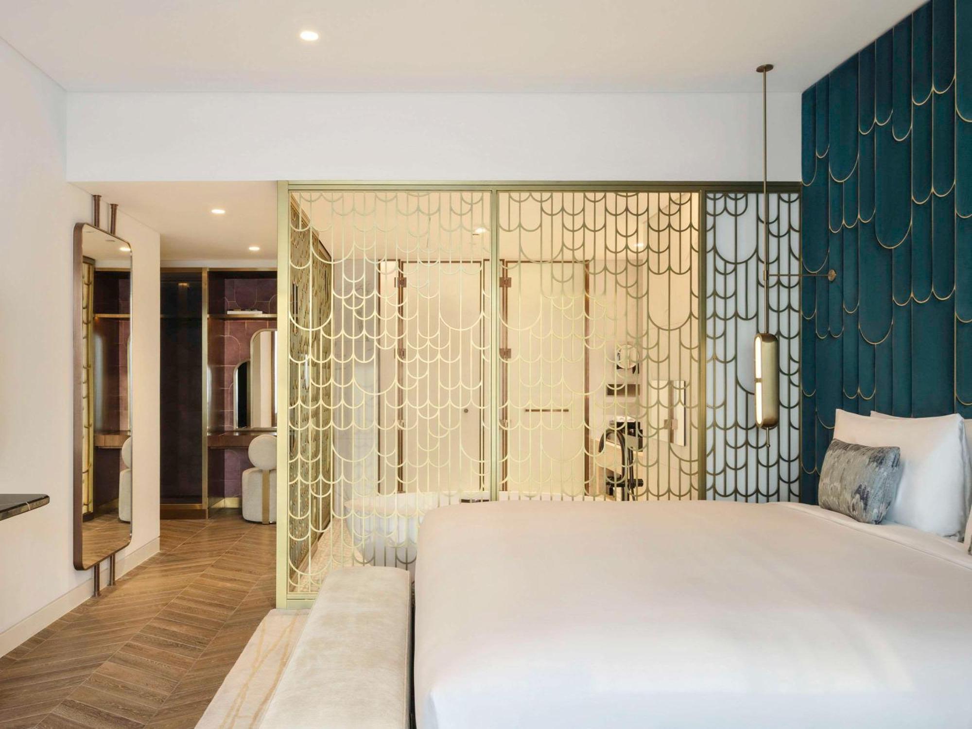 So/ Uptown Dubai Hotel Eksteriør billede A bedroom at the hotel