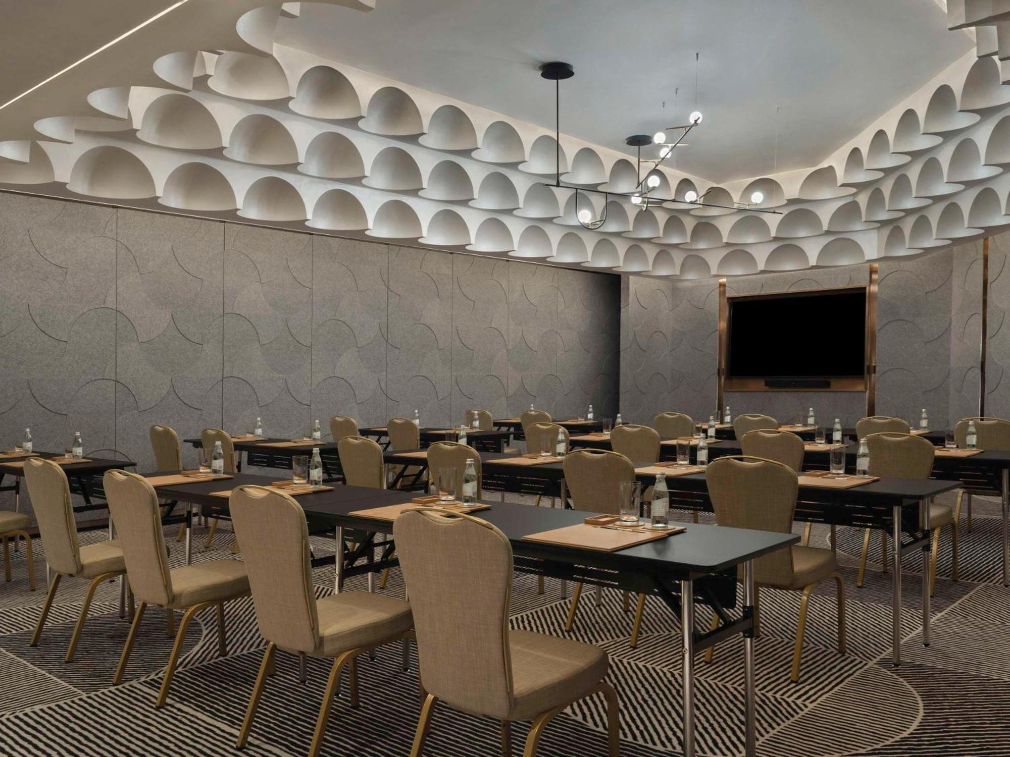 So/ Uptown Dubai Hotel Eksteriør billede The interior of the meeting room