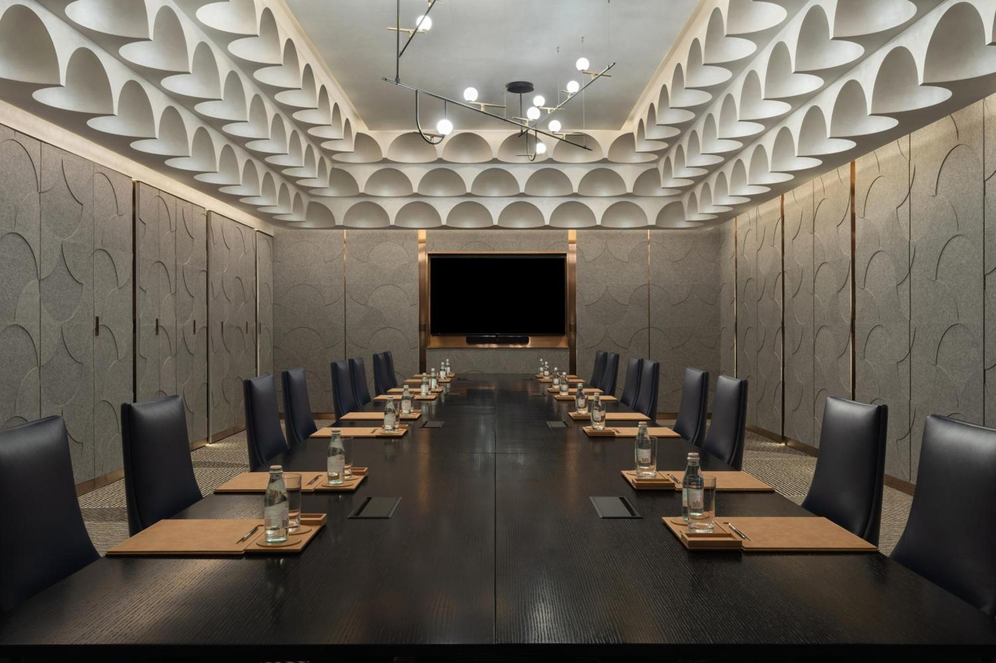 So/ Uptown Dubai Hotel Eksteriør billede The meeting room
